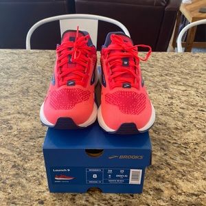 Brand New women’s Brooks Launch 9 running shoes! Size 8